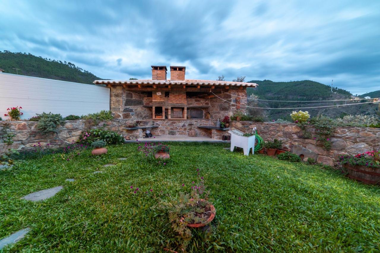 O Palheiro - Vista Panorâmica e Jacuzzi Casa de hóspedes Sobreira Formosa Exterior foto